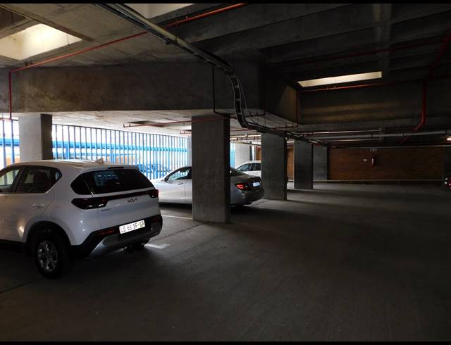 984M² OFFICE TO LET IN FERNDALE